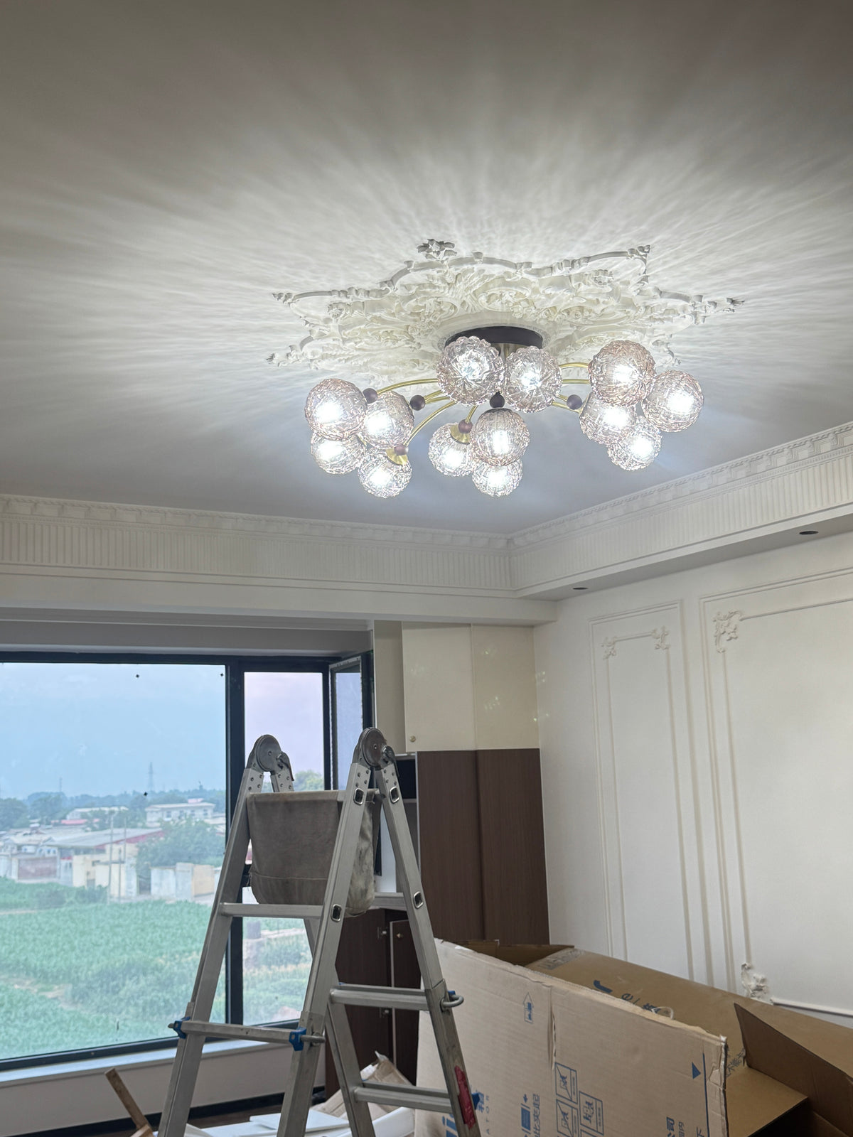 Bulle Glass Globe Chandelier
