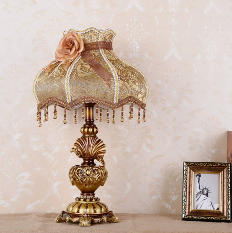 Versailles Beaded Table Lamp